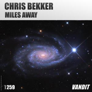 收聽Chris Bekker的Miles Away (Extended)歌詞歌曲