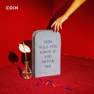 收聽Coin的Are We Alone?歌詞歌曲
