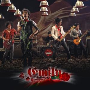 ดาวน์โหลดและฟังเพลง Tak Sanggup Tanpamu พร้อมเนื้อเพลงจาก Emily (IND)