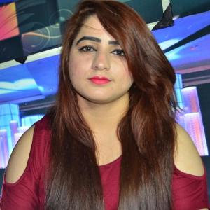 Listen to Kala Ba Raze Zaba Da Sta Pa Intezar Yema song with lyrics from Hareem Khan