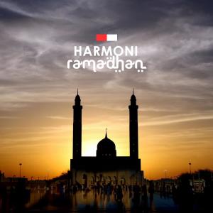 Dengarkan Antara Mekah Dan Madinah lagu dari Snada dengan lirik