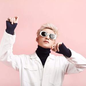 Listen to Nắng Ấm Xa Dần song with lyrics from Son Tung M-TP