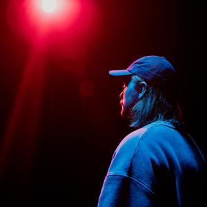 Listen to Veist Af Mér song with lyrics from Huginn