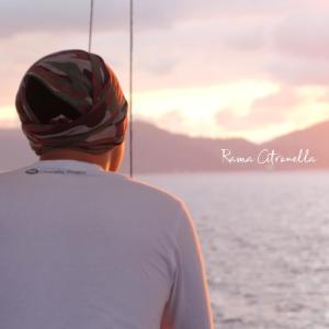 ดาวน์โหลดและฟังเพลง Relawan Jangan Kasi Kendor พร้อมเนื้อเพลงจาก Rama Citronella