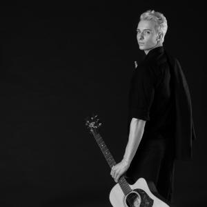 ดาวน์โหลดและฟังเพลง 魚仔 พร้อมเนื้อเพลงจาก 罗艺恒