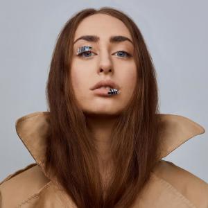 Dengarkan Constellate lagu dari Fleurie dengan lirik