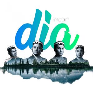 Dengarkan Dia lagu dari Inteam dengan lirik