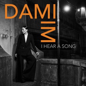 ดาวน์โหลดและฟังเพลง I Can't Make You Love Me พร้อมเนื้อเพลงจาก Dami Im