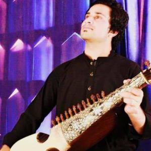 ดาวน์โหลดและฟังเพลง Rababist Saaz พร้อมเนื้อเพลงจาก Sajjad Fiza
