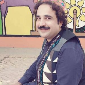 收听Hashmat Sahar的Wazir Azam Ba Imran Khan Jorawo歌词歌曲