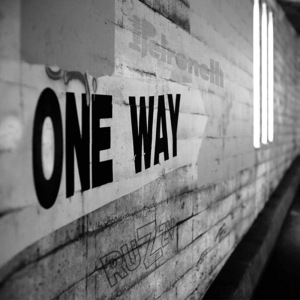 ดาวน์โหลดและฟังเพลง One Way พร้อมเนื้อเพลงจาก Daniele Petronelli