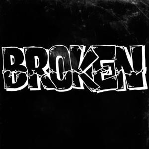 收聽Broken的Tratior歌詞歌曲