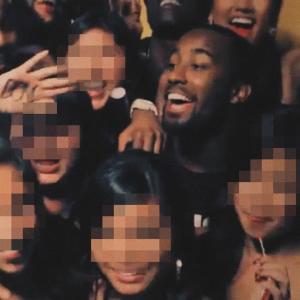 ดาวน์โหลดและฟังเพลง Backstage พร้อมเนื้อเพลงจาก OverDoz.