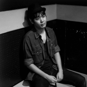 Dengarkan ทบทวน lagu dari Bhode Tanit dengan lirik