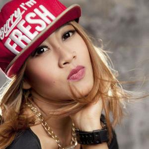 ดาวน์โหลดและฟังเพลง Yakinkanlah พร้อมเนื้อเพลงจาก Mala