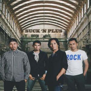 收聽Suck N Plus的Lombok Tercinta歌詞歌曲