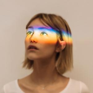 收聽Grace VanderWaal的Clearly歌詞歌曲