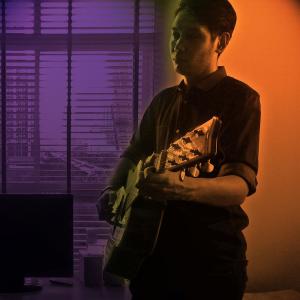 ดาวน์โหลดและฟังเพลง เก็บคำพูดของเธอ พร้อมเนื้อเพลงจาก Bhode Tanit