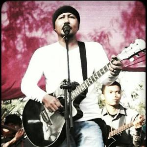 Listen to Hareudang song with lyrics from Eko Sukarno