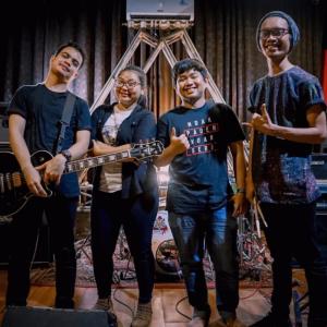 Dengarkan Percuma lagu dari D. Ring dengan lirik