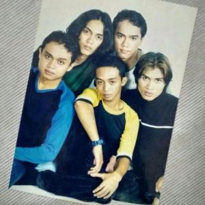 Listen to Seharusnya song with lyrics from The Viral