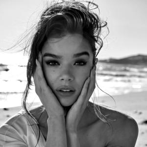 Hailee Steinfeld ดาวน์โหลดและฟังเพลงฮิตจาก Hailee Steinfeld