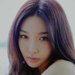 CHUNG HA ดาวน์โหลดและฟังเพลงฮิตจาก CHUNG HA