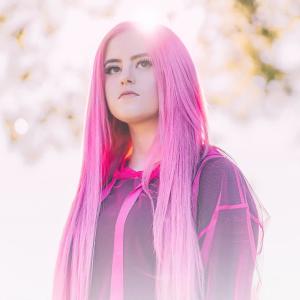 Kiiara ดาวน์โหลดและฟังเพลงฮิตจาก Kiiara