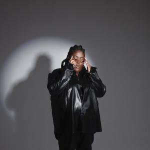 CHIKA ดาวน์โหลดและฟังเพลงฮิตจาก CHIKA