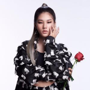 Aom Varee ดาวน์โหลดและฟังเพลงฮิตจาก Aom Varee
