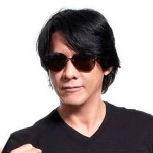 หนุ่ย อำพล ดาวน์โหลดและฟังเพลงฮิตจาก หนุ่ย อำพล