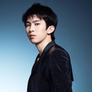 LIN MO (INTO1) ดาวน์โหลดและฟังเพลงฮิตจาก LIN MO (INTO1)