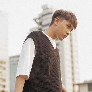 SEENAPAT ดาวน์โหลดและฟังเพลงฮิตจาก SEENAPAT