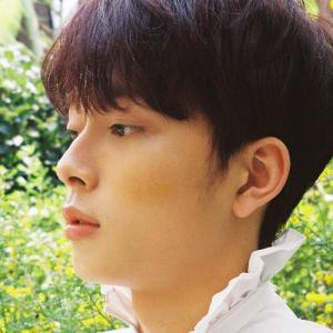 YOO SEONHO ดาวน์โหลดและฟังเพลงฮิตจาก YOO SEONHO