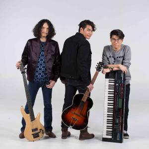 Roof ดาวน์โหลดและฟังเพลงฮิตจาก Roof