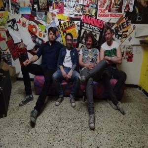 Dean Dirg ดาวน์โหลดและฟังเพลงฮิตจาก Dean Dirg