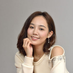 Miyu Sakihi ดาวน์โหลดและฟังเพลงฮิตจาก Miyu Sakihi