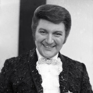 Liberace ดาวน์โหลดและฟังเพลงฮิตจาก Liberace