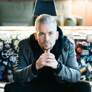 Damon Sharpe ดาวน์โหลดและฟังเพลงฮิตจาก Damon Sharpe
