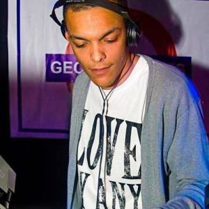 Josh Bailey ดาวน์โหลดและฟังเพลงฮิตจาก Josh Bailey