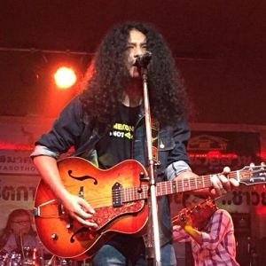 คม คำแพง