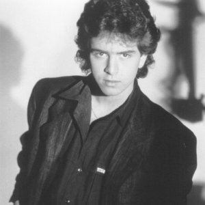 Glenn Paul ดาวน์โหลดและฟังเพลงฮิตจาก Glenn Paul