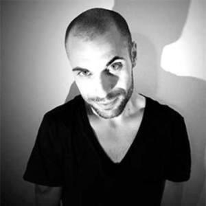 Robert Tamascelli ดาวน์โหลดและฟังเพลงฮิตจาก Robert Tamascelli