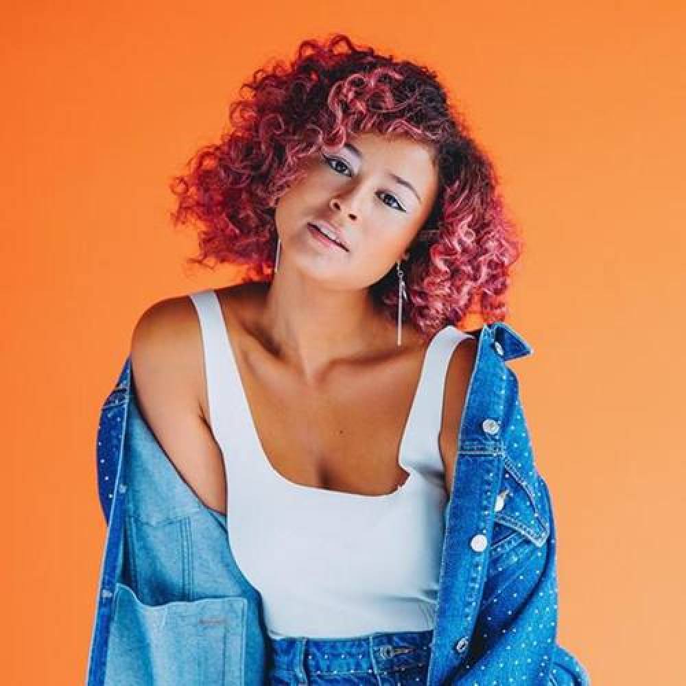 Thandi Phoenix