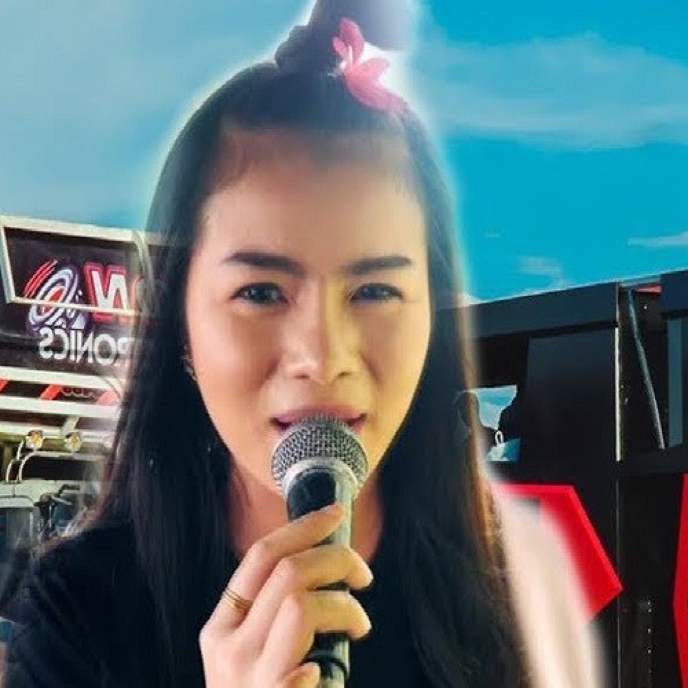 ใบปอ รัตติยา
