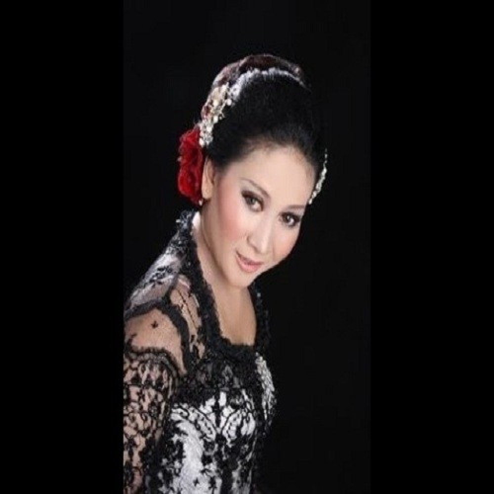 Nining Meida