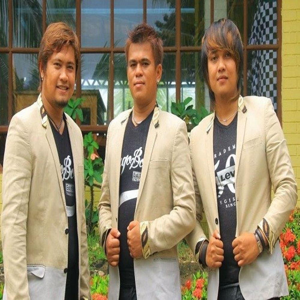 The Boys Trio