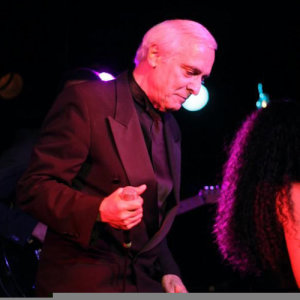 Dean Parrish ดาวน์โหลดและฟังเพลงฮิตจาก Dean Parrish