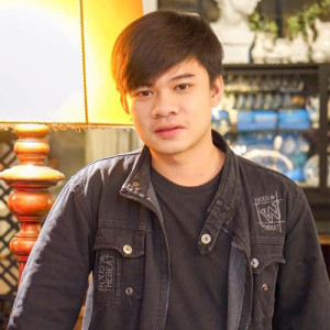 แบงค์ ธนากร PTmusic ดาวน์โหลดและฟังเพลงฮิตจาก แบงค์ ธนากร PTmusic