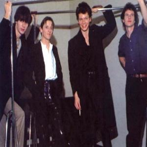 Flowers ดาวน์โหลดและฟังเพลงฮิตจาก Flowers